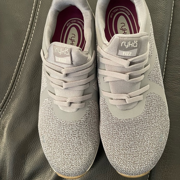 Ryka casual sneakers Fizz 10W NWT - Picture 1 of 6